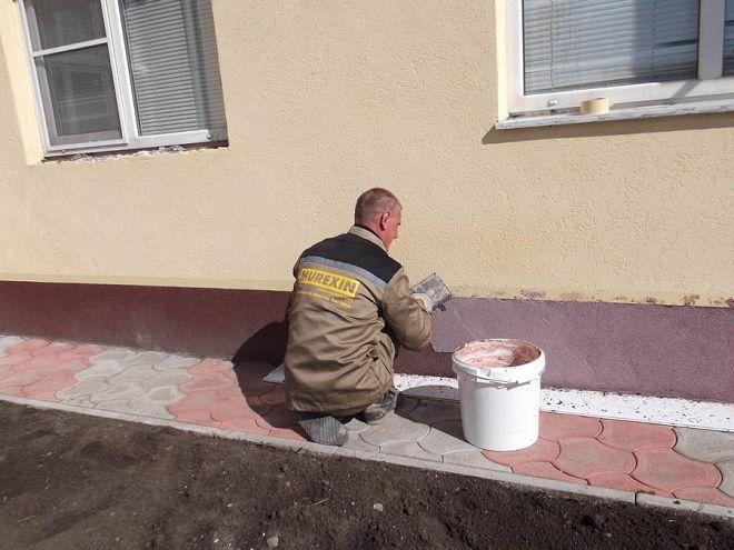 Краска для цоколя фундамента: чем покрасить фундамент дома снаружи